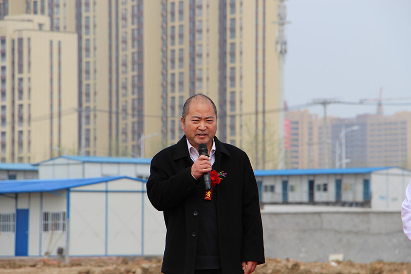 县卫计委主任陈清平主持开工仪式