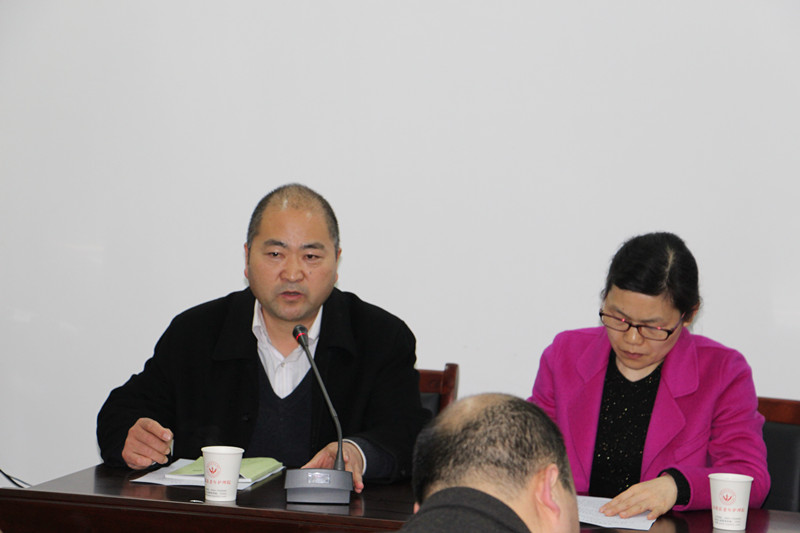 县卫计委主任陈清平主持会议